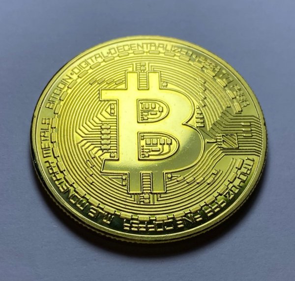 Bitcoin Hatıra Altın Kaplama Madeni Para ÇİL